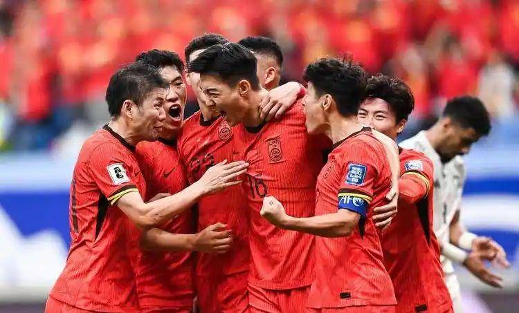 jinnianhui-国王杯赛后再迎强敌，山东男篮单刀错失，主帅态度——质疑声仍在，身体对抗强度拉满的简单介绍