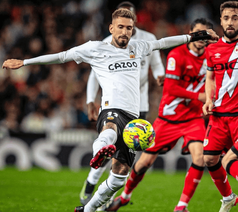 金年会下载-赛地聚焦——西甲冲刺阶段热度飙升；马德里竞技远射贴柱；话题不断；控场能力受关注的简单介绍